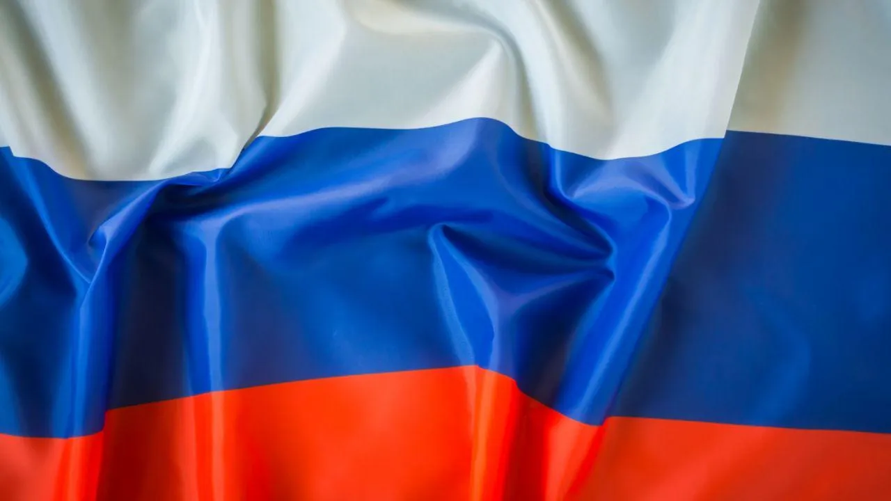 Самые высокие здания Индии и ОАЭ украсили в цвета флага России