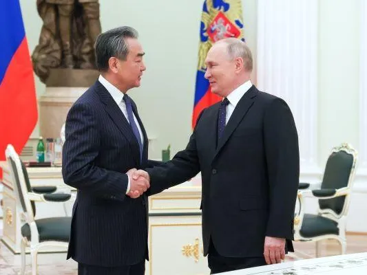 Зачем Путин встретился с китайским дипломатом — разбор политолога