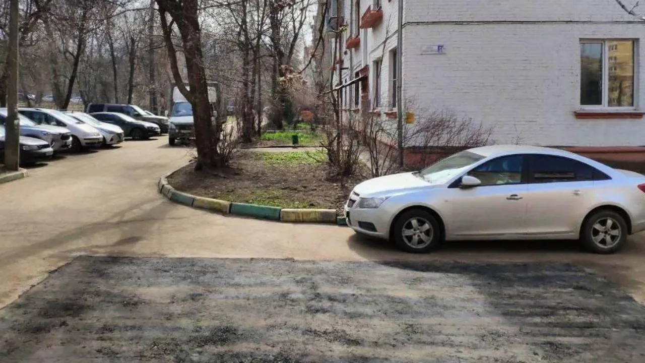 Шесть с половиной тысяч опасных ям устранили во дворах Подмосковья