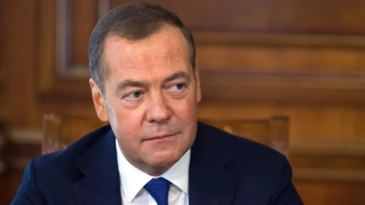 Медведев назвал Украину землей, которой нет