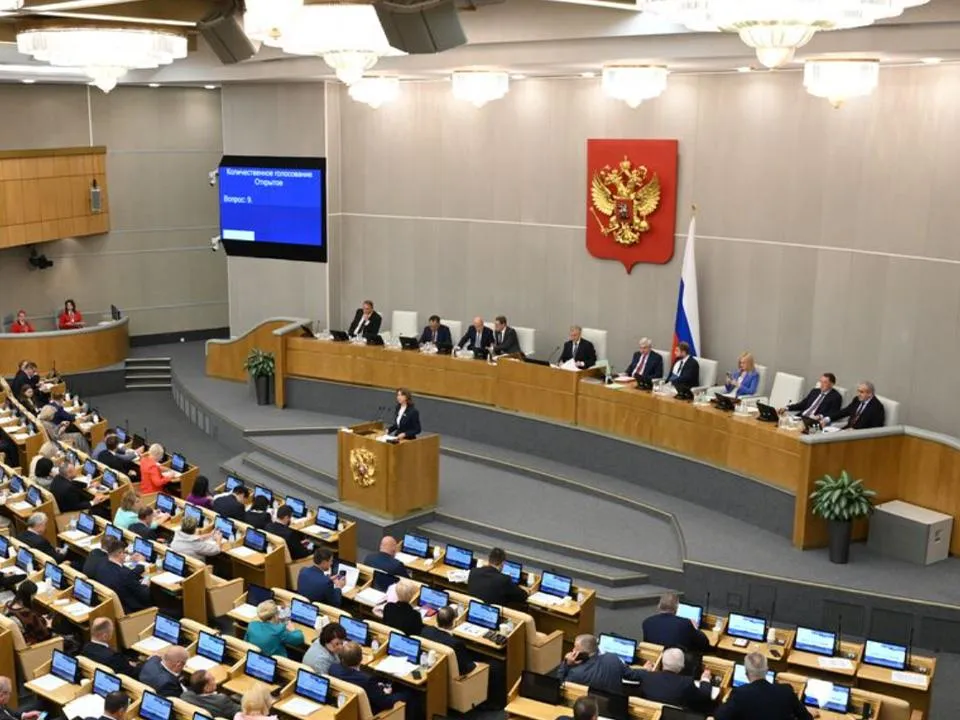 Лишение гражданства и дорогой фастфуд: как изменится жизнь россиян с 1 октября