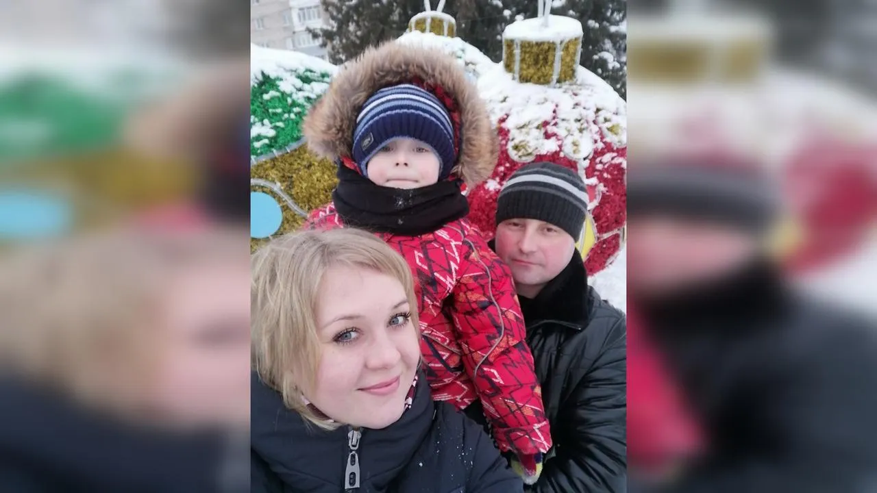 «Посадили его на диван, сели вокруг и заплакали»: сыну погибшего на СВО десантника принесли страшные вести