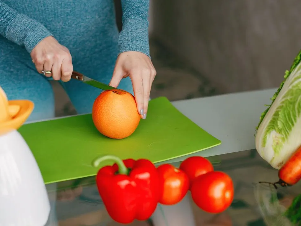 Нагрузка на ЖКТ и печень: врачи раскрыли опасности популярной «полифеноловой» диеты