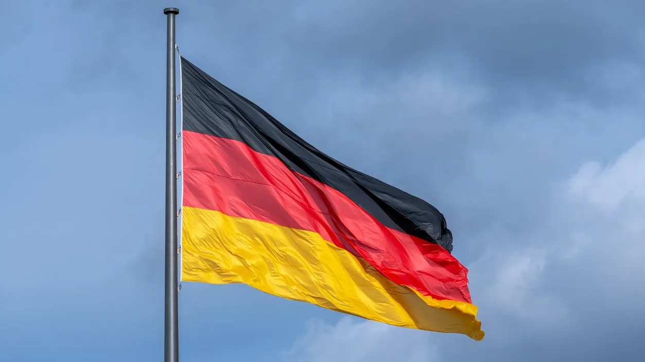 «Непроходимая тупость»: в Москве ответили Шольцу на совет Зеленскому «не доверять США»