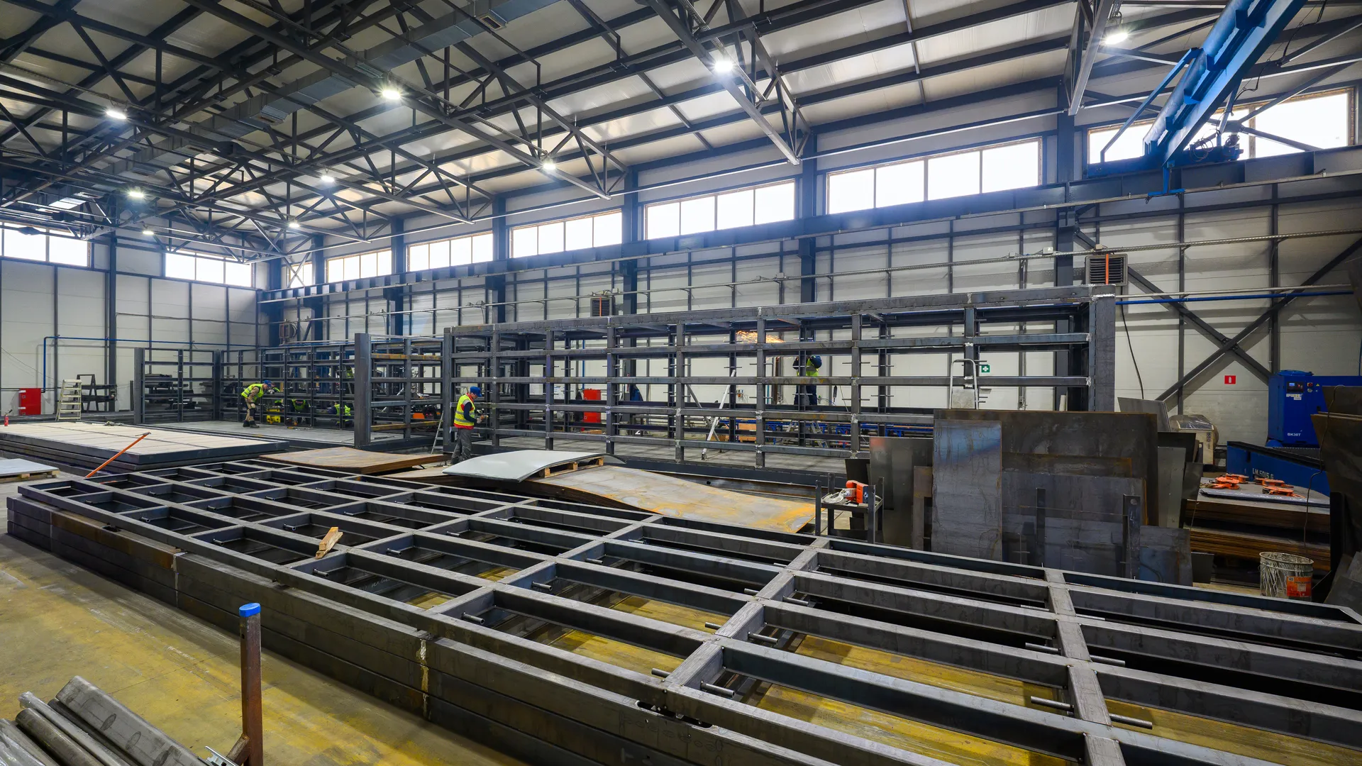 Цех компании «БиоПроект Пересвет»: производство емкостей, очистных сооружений и насосных станций из стеклопластика