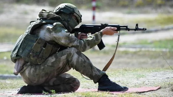 Военный эксперт Кнутов назвал род занятий в зоне спецоперации добровольцев Росгвардии
