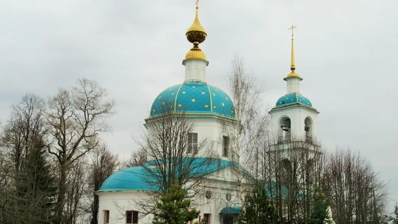 Благовещенский храм и могила князя-шута