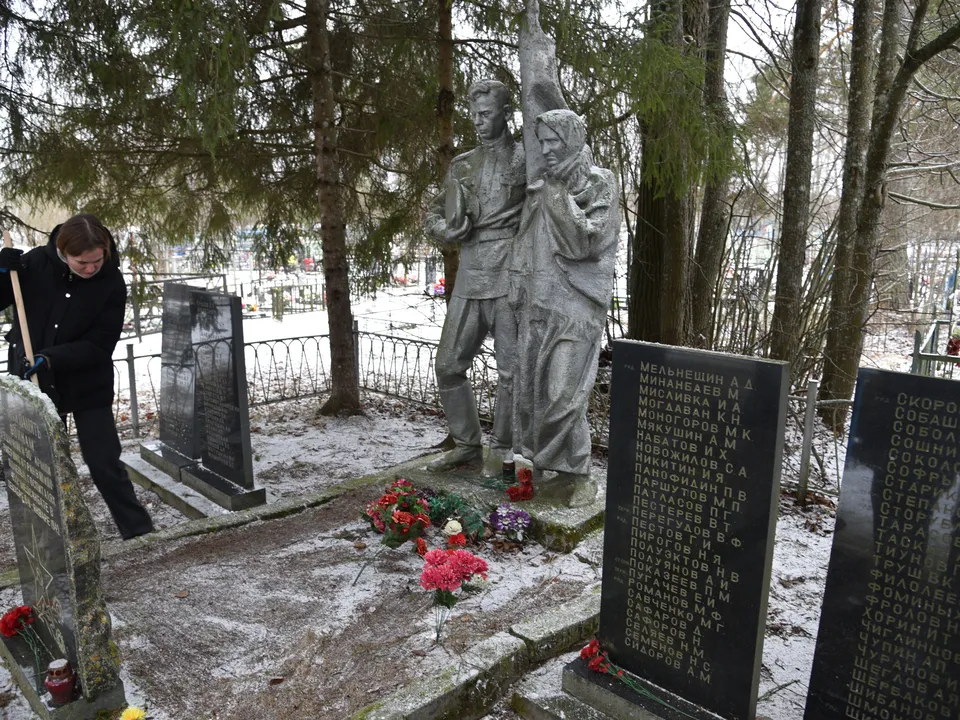 Братская могила воинов-красноармейцев в деревне Грибаново. Фото: МедиаБанк Подмосковья/Владимир Останин