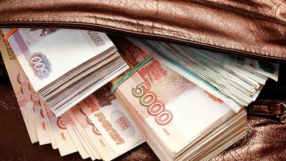 «Секретная реформа». В России тайно тестируют новую систему зарплат для врачей и учителей