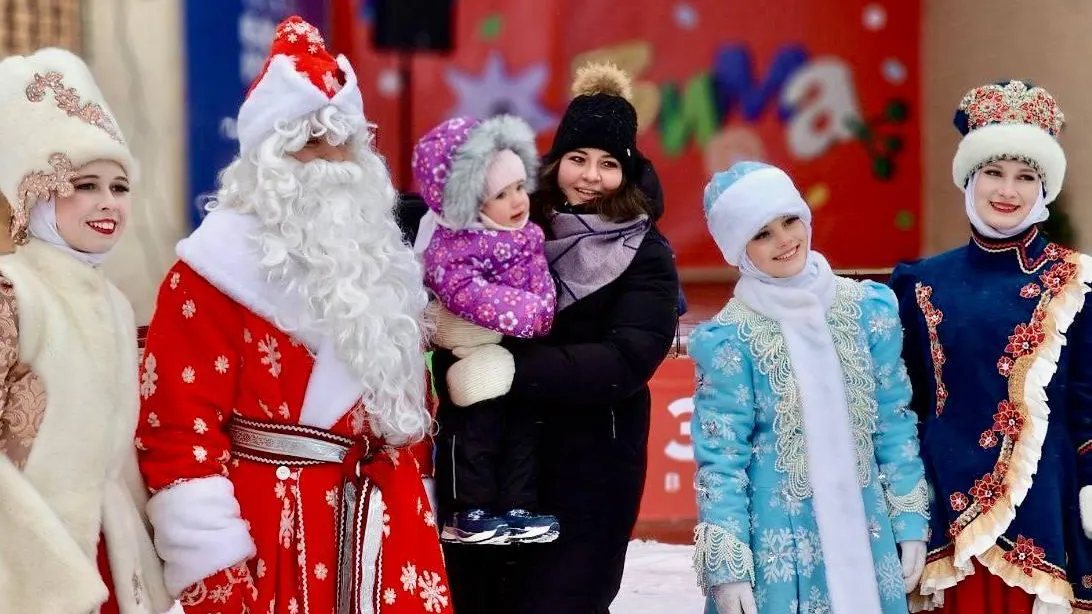 Самовар, хоровод и Дед Мороз: в Городском парке Павловского Посада отметили новогодние каникулы