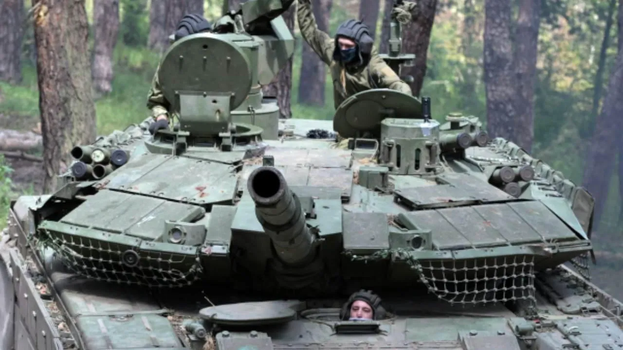 Бывший советник Пентагона: из-за упрямства США российские танки могут войти в Киев