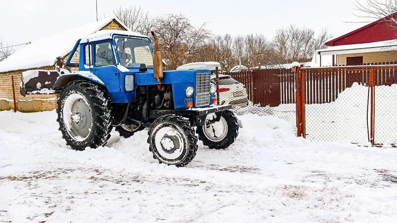 Без лишних слов: мужчина в Балашихе вытащил машину из сугроба и исчез, оставив после себя только благодарность