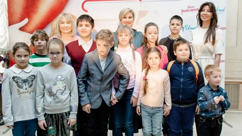 Смотреть сердцем: юные жители Подмосковья с нарушениями зрения побывали на постановке по Киплингу