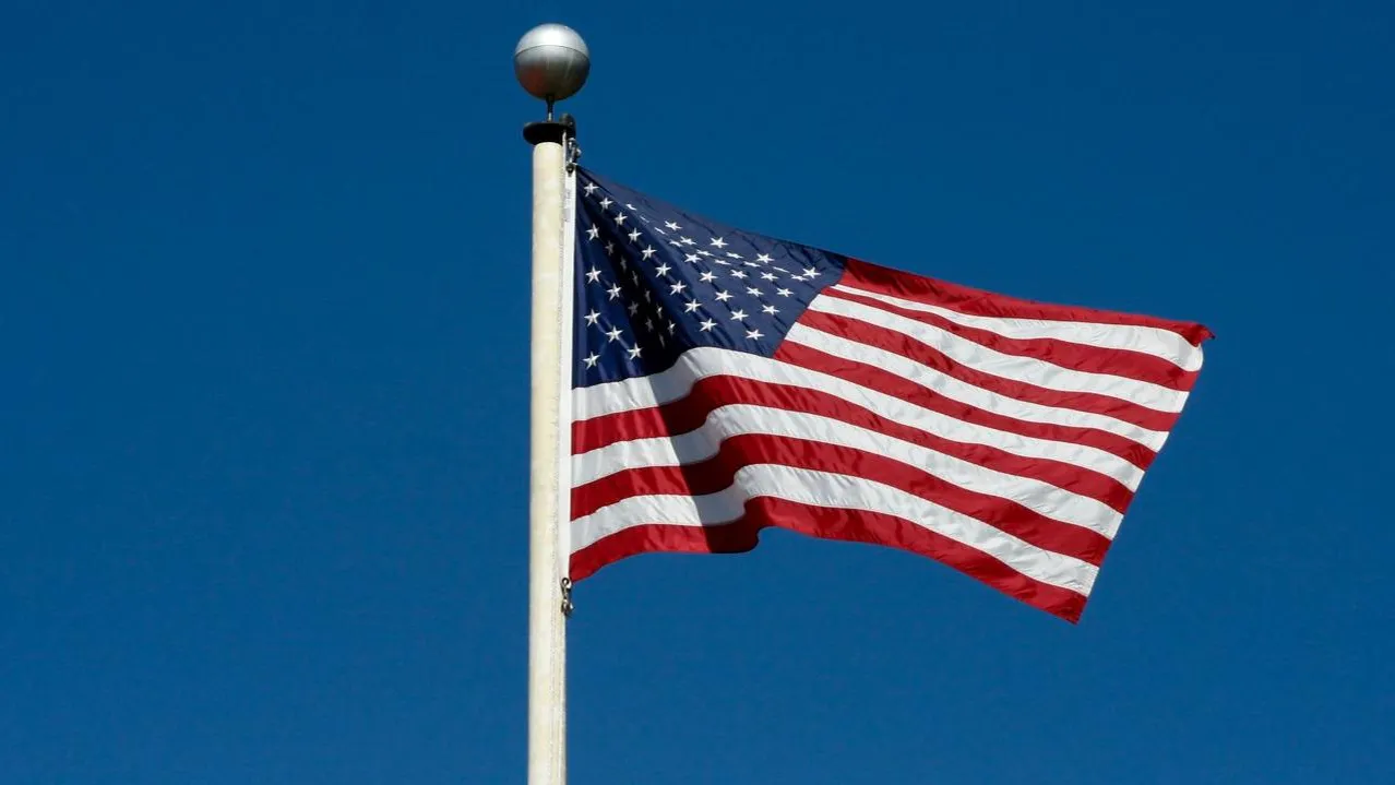 Песков: Путин не собирается поздравлять будущего президента США