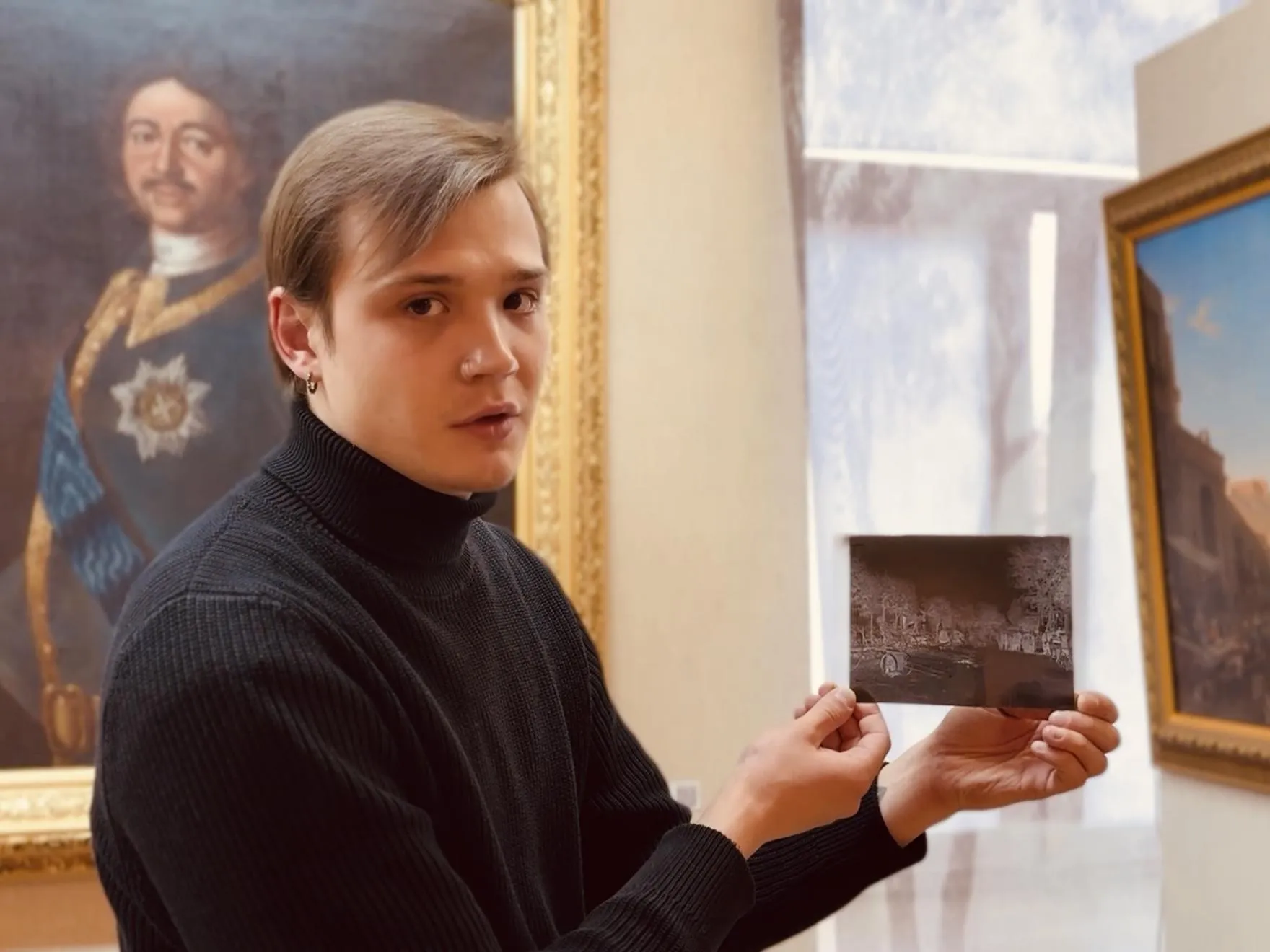 Художник-фотограф Раменского историко-художественного музея Даниил Блинов. Фото: Ольга Стаферова