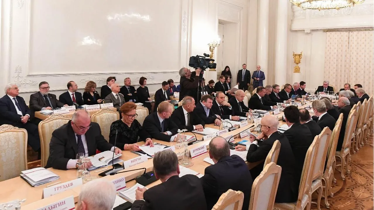 МИД: Россия получила ноту Швеции об инциденте с краской у здания посольства