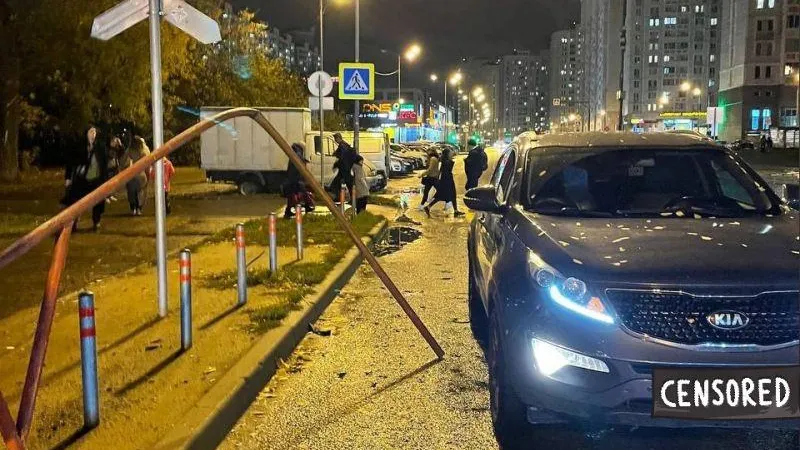 Ветер сдул шлагбаум прямо на иномарку в Железнодорожном