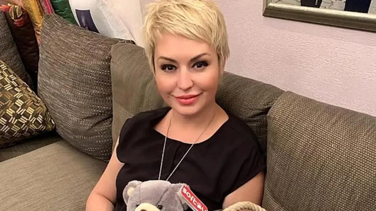 «Я подорвала позвоночник»: Катя Лель обвинила продюсера Максима Фадеева в проблемах со здоровьем