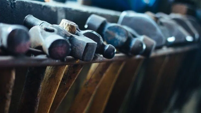 Старуха ударила любовника молотком в США