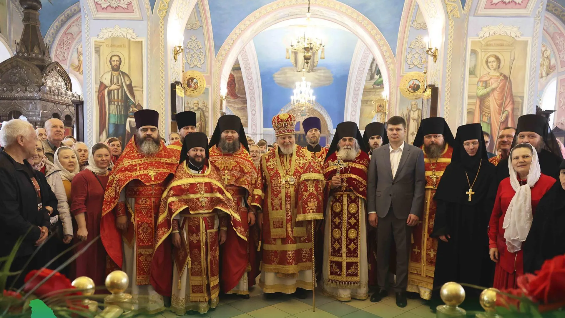 В Павловском Посаде состоялось торжественное богослужение под руководством епископа Николая