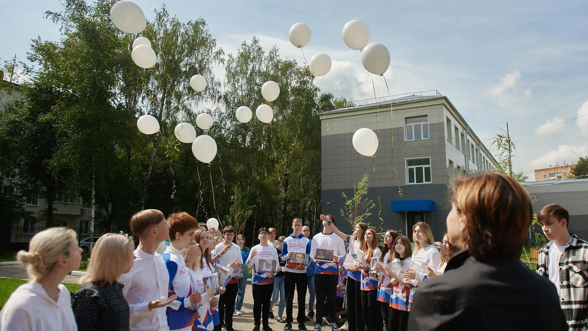 В подмосковных Химках провели акцию в память о детях Донбасса