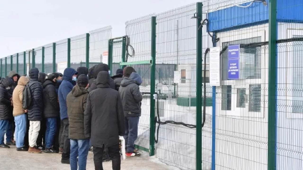 В аэропорту Минеральных Вод выявили нелегального мигранта: возбуждено уголовное дело