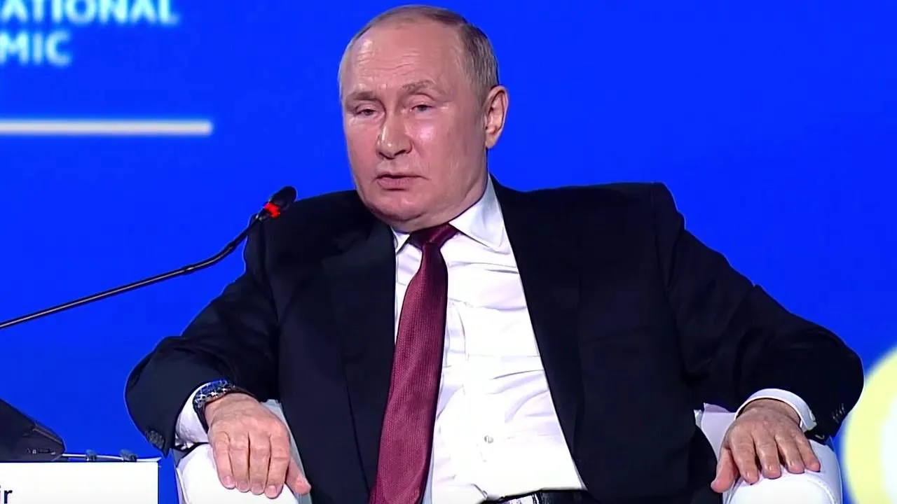 Путин назвал экстремизм одной из линий атак на Россию