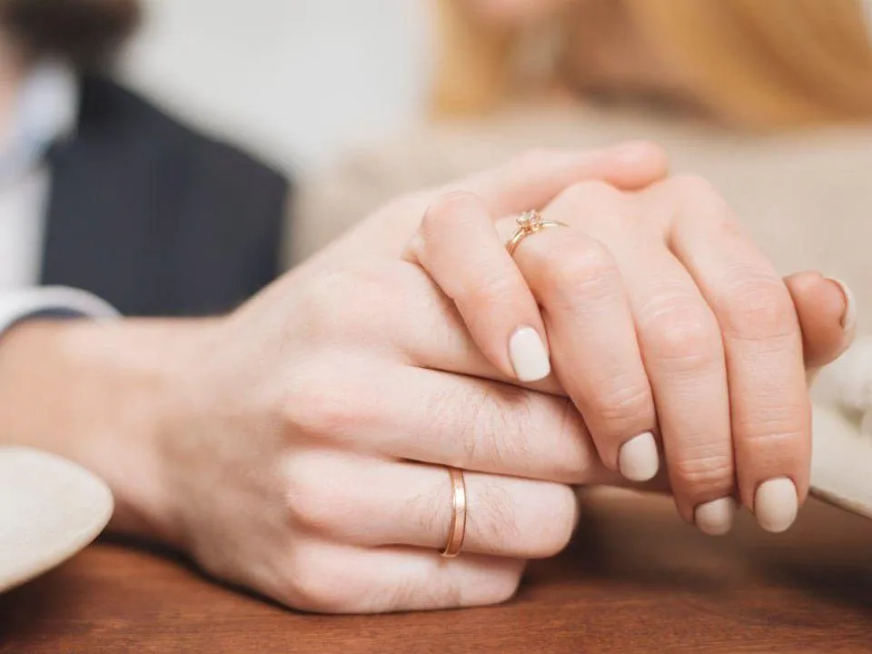 «Строго в официальном браке»: экстрасенс объяснила, можно ли называть пару мужем и женой до брака