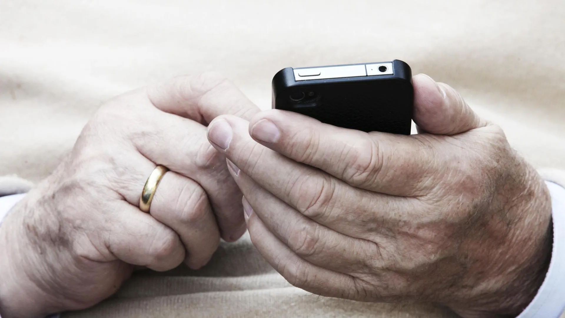 scully/imageBROKER.com