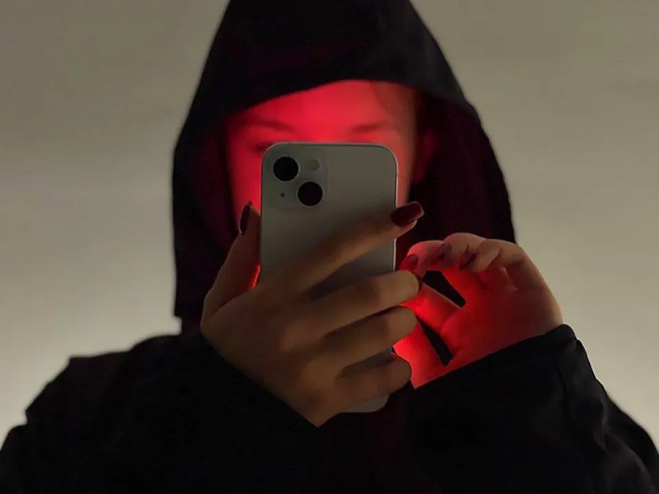 Опасный вирус Falcon крадет данные и удаляет антивирус: как защитить смартфон