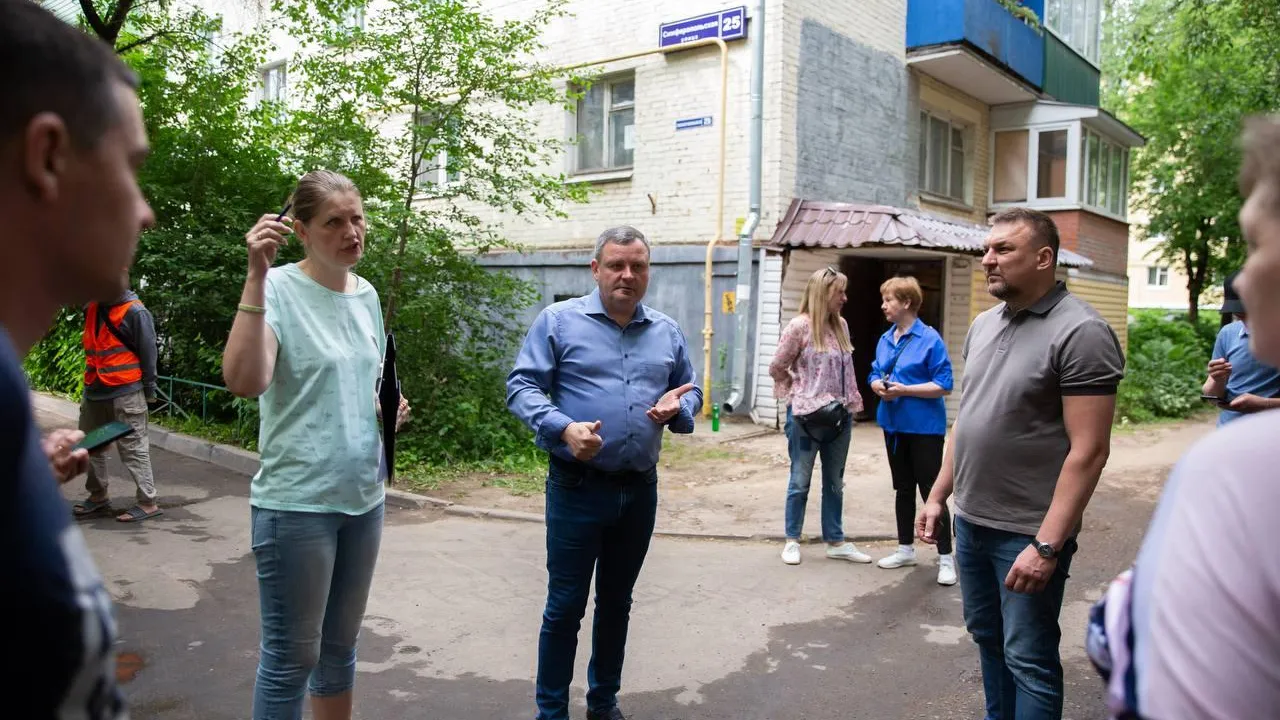 Замглавы Подольска провел обход территории микрорайона Климовск