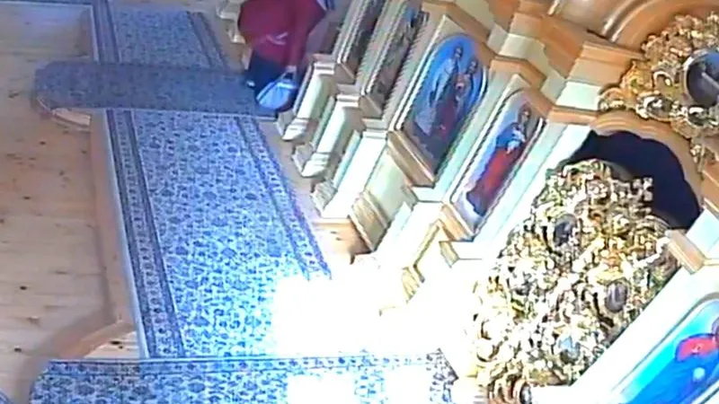 Украла, помолясь: жительница Клина обворовала храм в Твери