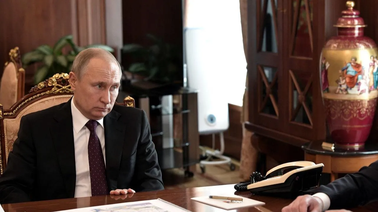 Путин снял Якушева с должности полпреда на Урале