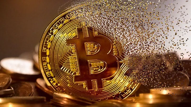 Финансист объяснил, почему снова рухнул биткоин