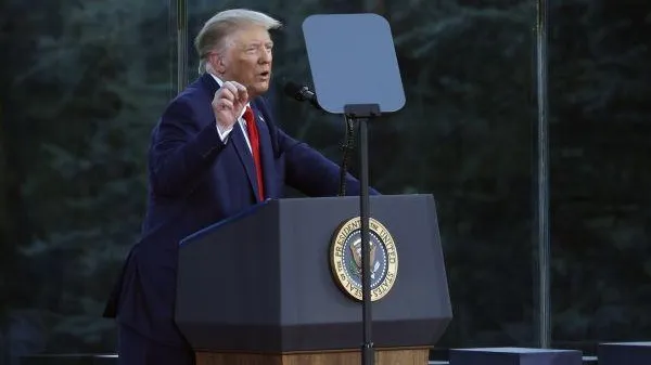 Кинокритик посоветовал Трампу проявить себя в киноиндустрии