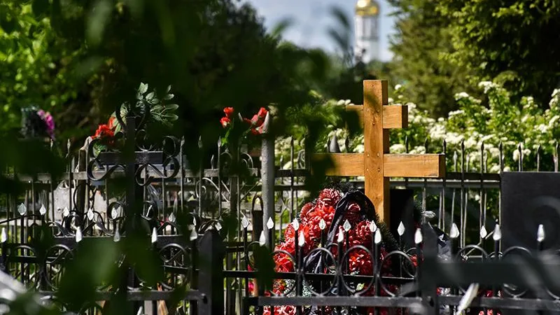 Мародеров, воровавших ограды на кладбище в Щелково, задержали полицейские