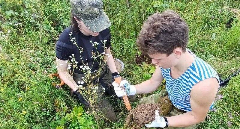 Подмосковные студенты обнаружили ценные артефакты ВОВ на слете поисковых отрядов
