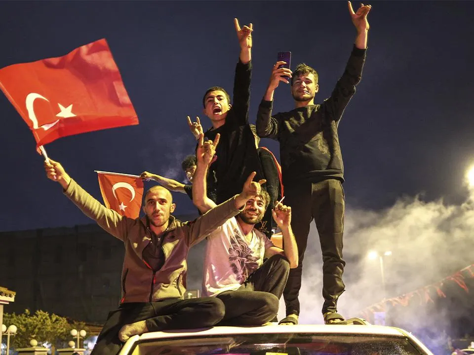 «До утра поднимали тосты»: живущие в Турции россияне рассказали, как по-особенному праздновали победу Эрдогана на выбора