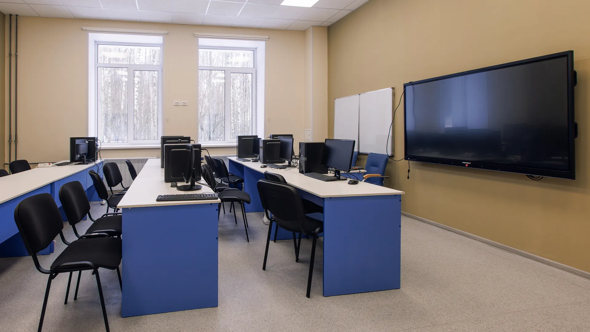 Кабинет для занятий информационными технологиями в Академии творчества Ногинска после капитального ремонта