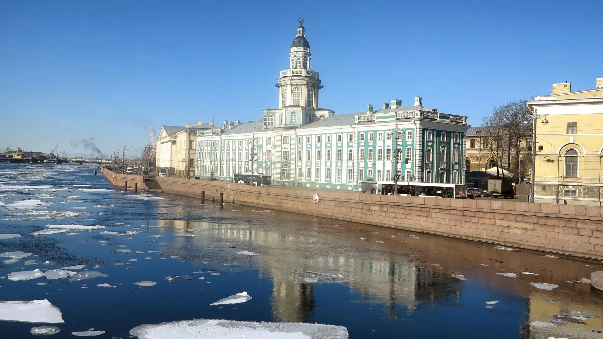 Блогерша Ивлеева заявила о своем нахождении в северной столице