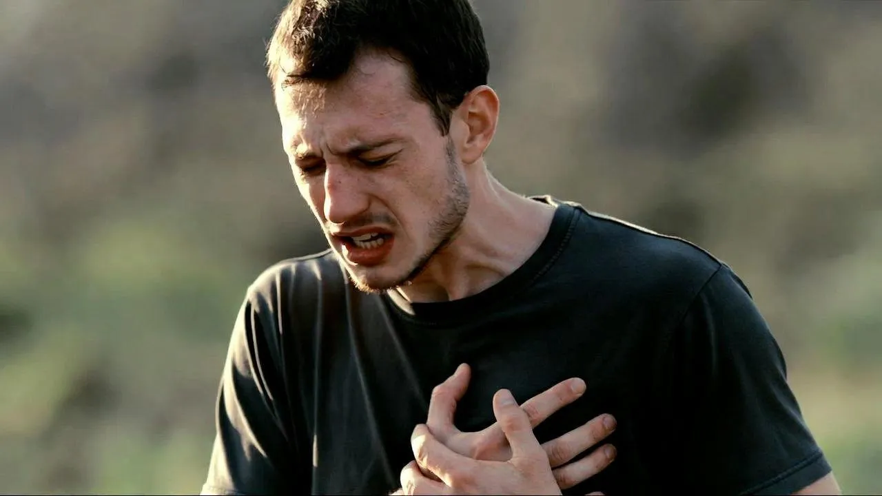 Названы симптомы, предшествующие остановке сердца