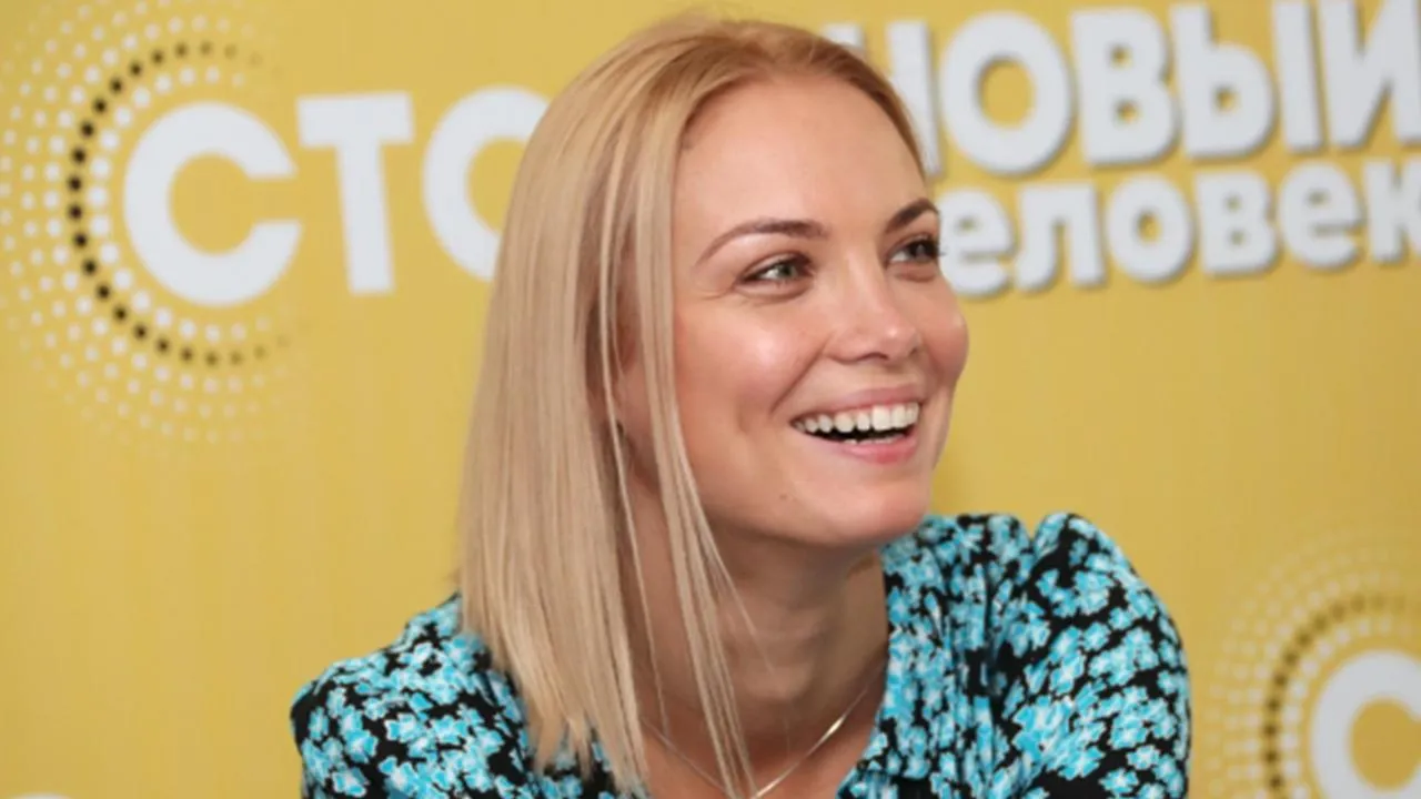 Звезда сериала «Простые истины» опубликовала редкий снимок с подросшим наследником