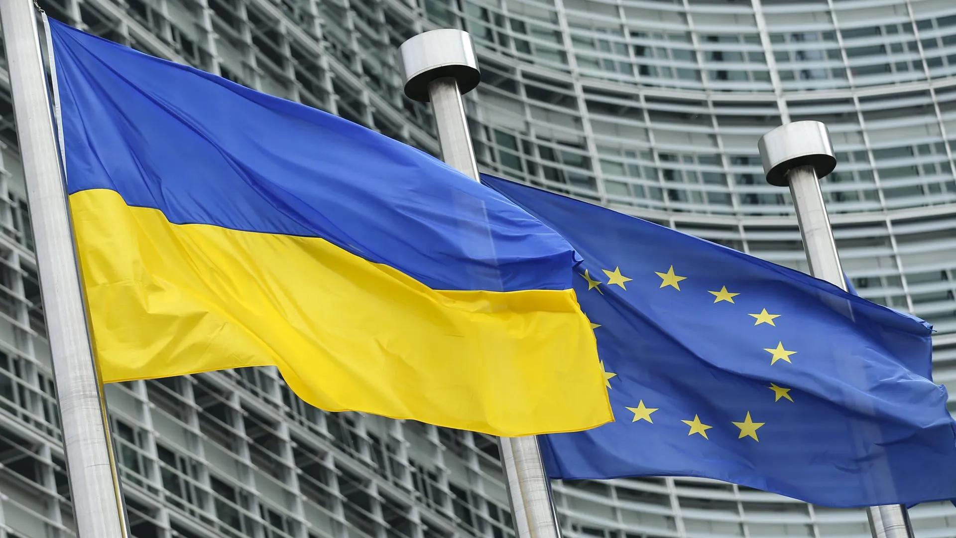 РИА Новости: НАТО внедряла в украинских вузах методички по организации политических акций