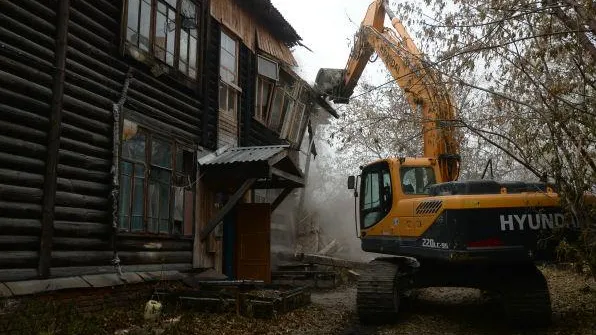 Более 650 человек переселят из ветхого жилья в Запрудне 