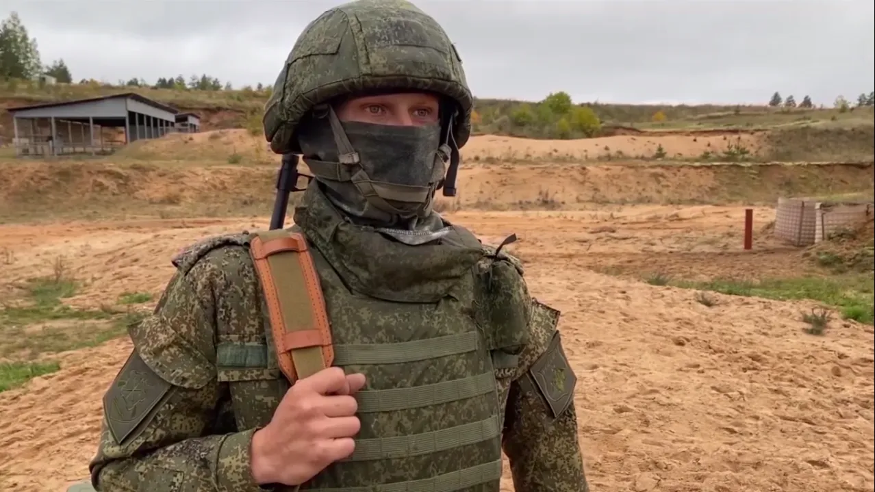 Боец СВО: «Лежа в окопе, вспоминаю грудь любимой девушки»