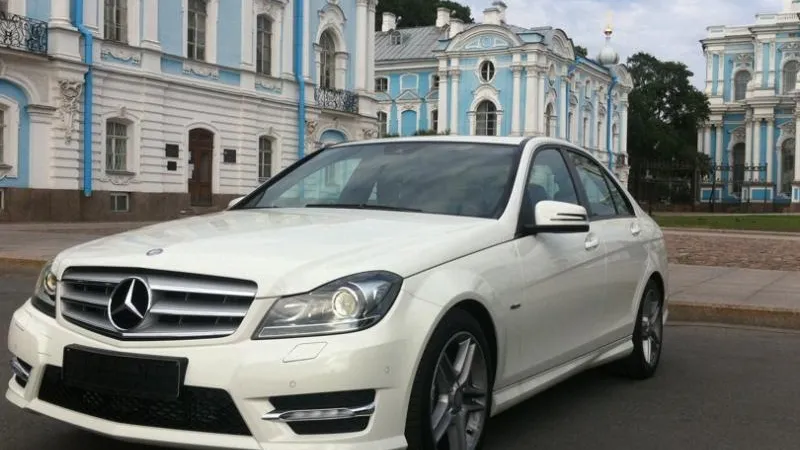 «Мерседес» на севере Москвы сбил пешехода и скрылся