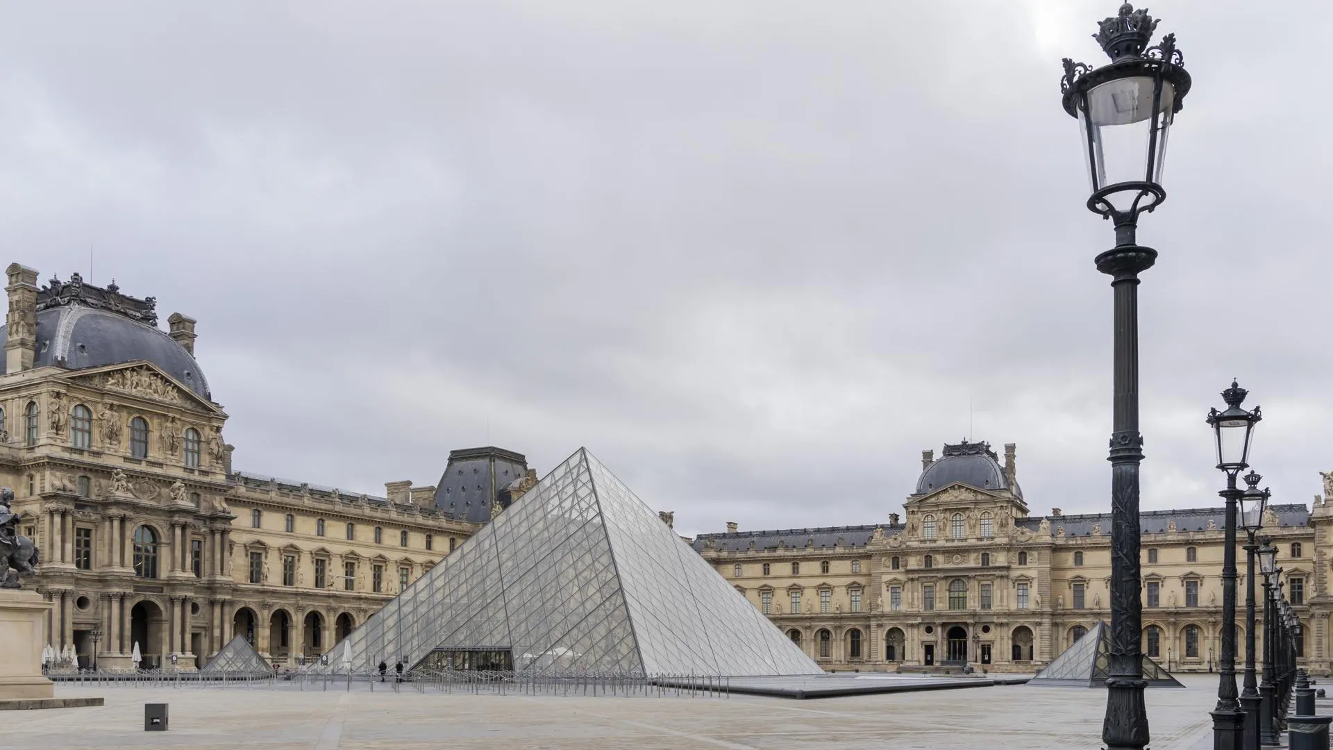 Vincent Isore/Keystone Press Agency