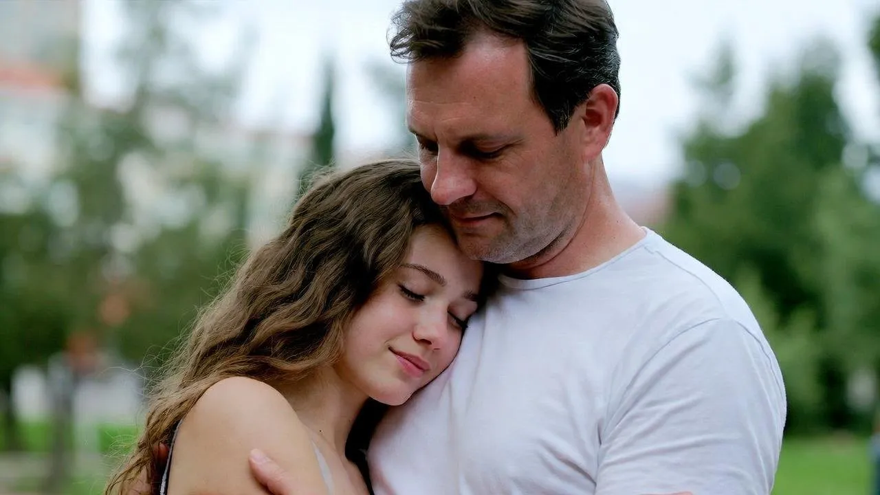 «Слишком молода для брака»: 19-летнюю девушку, вышедшую замуж за 40-летнего мужчину, раскритиковали