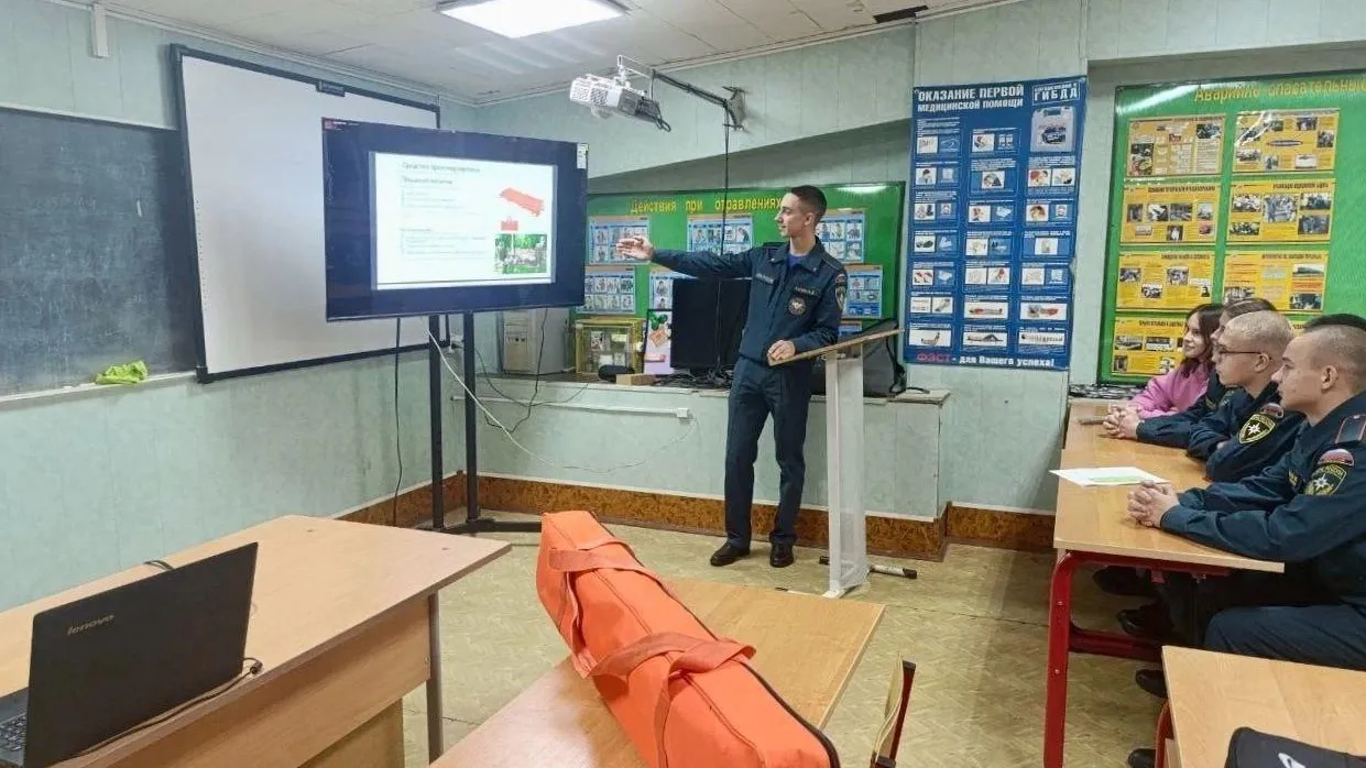 Учебно-тренировочные сборы с участием добровольцев студенческого корпуса спасателей прошли в Подмосковье