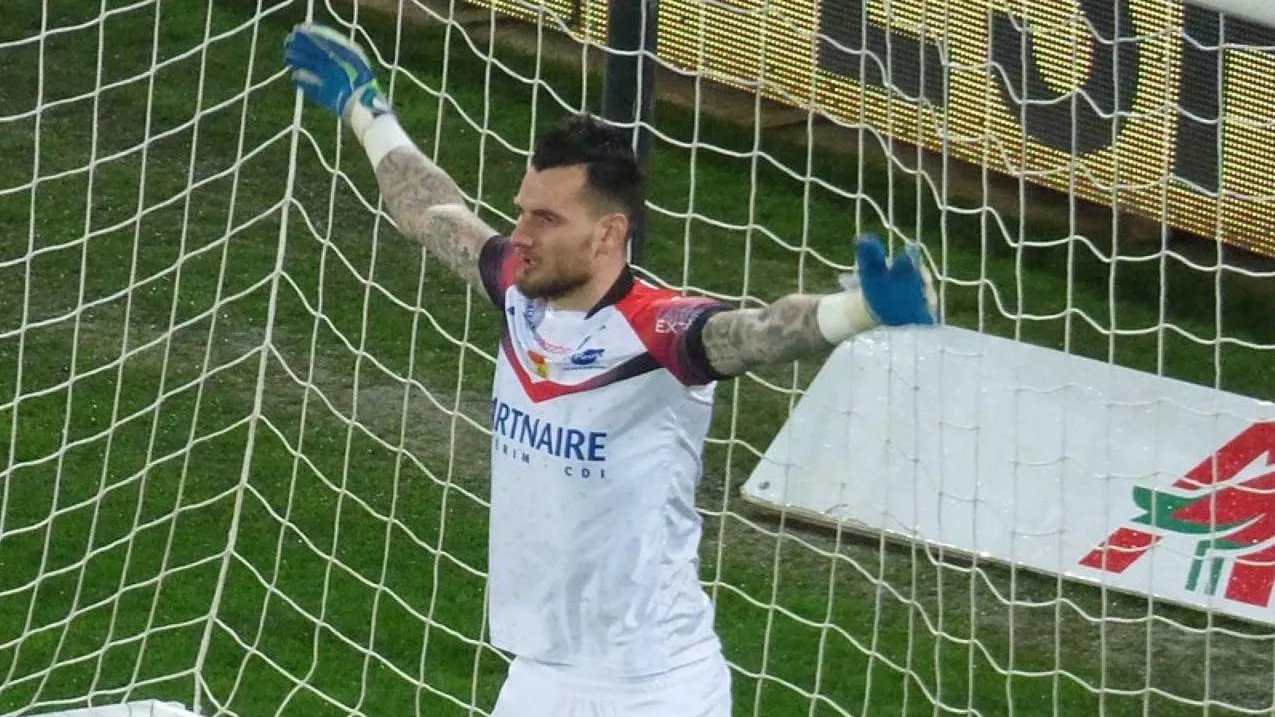 Семья футболиста ПСЖ подверглась нападению в собственном доме